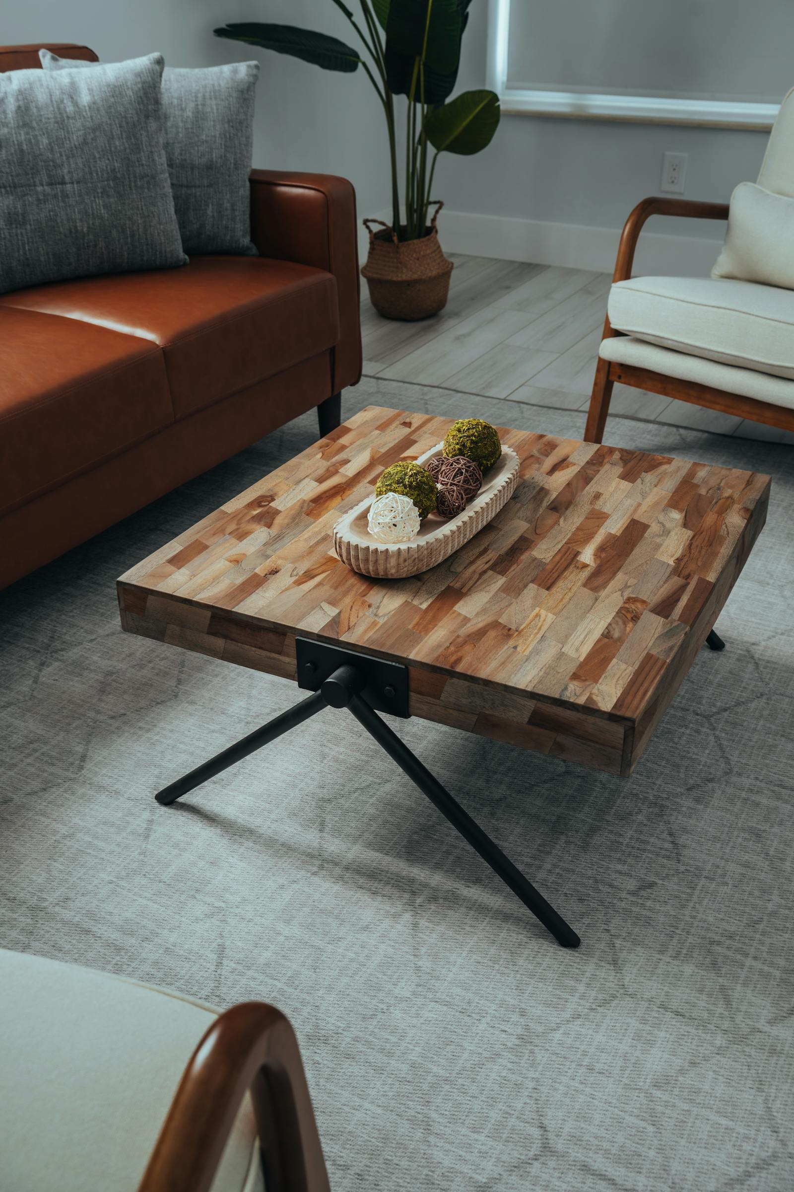 Photo réelle table basse bois et forme de salon